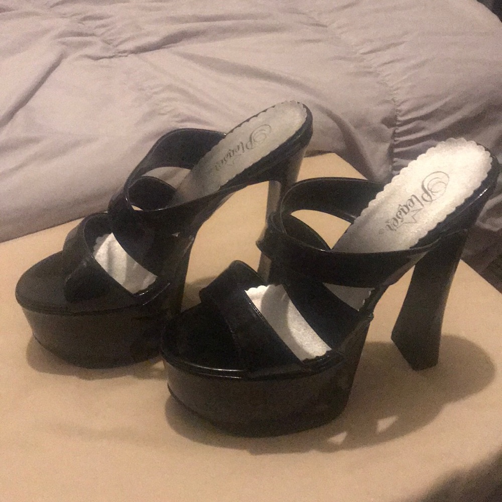COPY - Like New black patent platform heels 👠Plea…